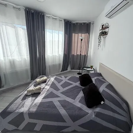 Kypa 50 Steps To The Hostel