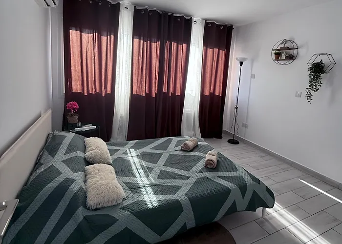 Vandrarhem Kypa 50 Steps To The Larnaca